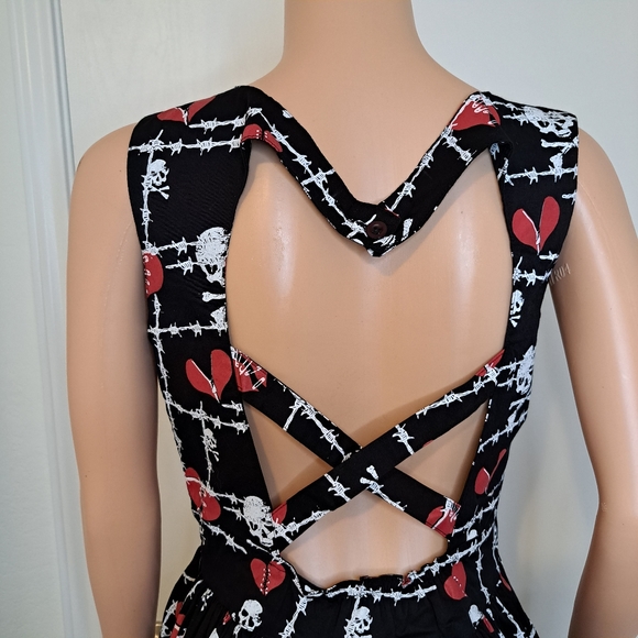 Dead Threads Goth Dress Zipper Broken Heart Skull Barbed Wire Emo Alt Open Back - Picture 5 of 11